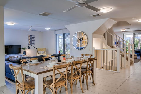 Coolum At The Beach - Accommodation Mount Tamborine 24