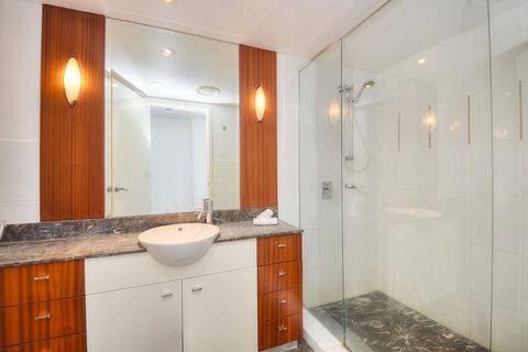 The Towers Of Chevron Renaissance - Holidays Gold Coast - Accommodation Mount Tamborine 17