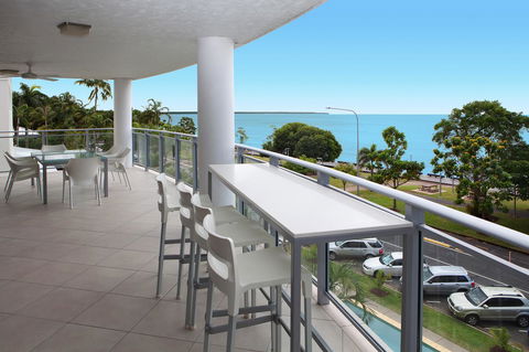 Vision Apartments - Accommodation Mount Tamborine 8
