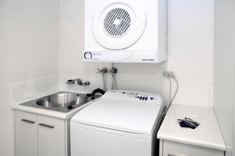 Vision Apartments - Accommodation Mount Tamborine 6