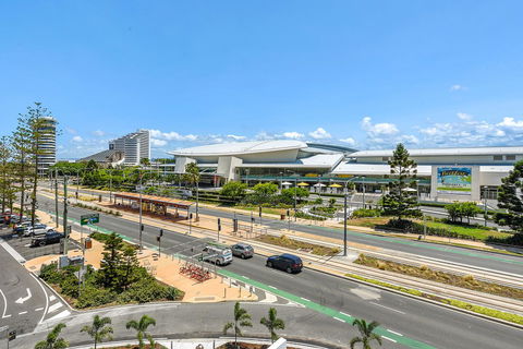 Qube Broadbeach Ocean View Apartments - Accommodation Mount Tamborine 2