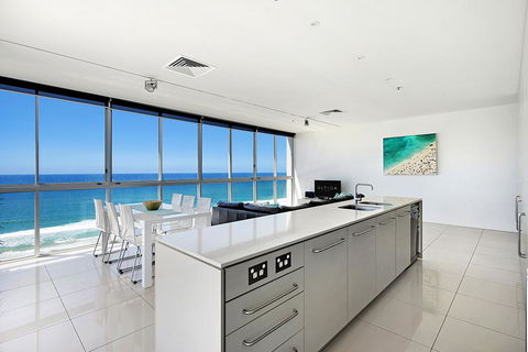 ULTIQA Air On Broadbeach - Accommodation Mount Tamborine 1