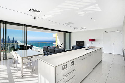 ULTIQA Air On Broadbeach - Accommodation Mount Tamborine 21