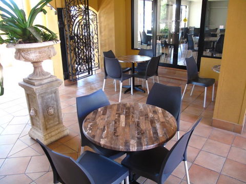 Palm Royale Cairns - Accommodation Mount Tamborine 12