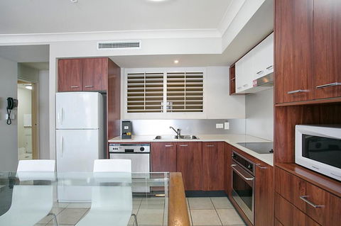 Towers Of Chevron - Private Apartment - Accommodation Mount Tamborine 3