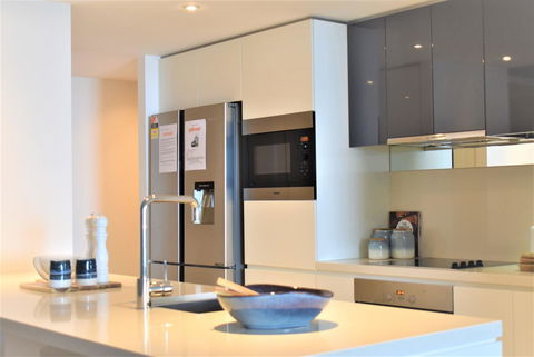 Gold Coast Private Apartments - H Residences, Surfers Paradise - Accommodation Mount Tamborine 4
