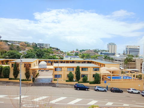 The Robert Towns - Accommodation Mount Tamborine 13