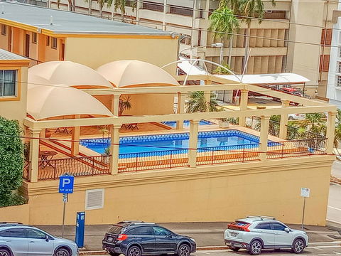 The Robert Towns - Accommodation Mount Tamborine 15