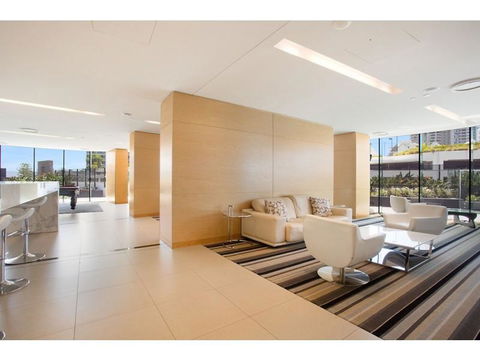 Luxury 3 Bedroom In Heart Of Broadbeach - Accommodation Mount Tamborine 8