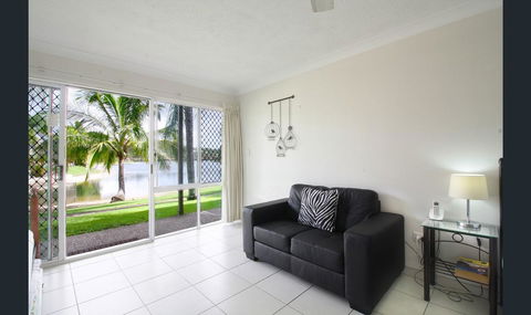 Bay Of Palms - Accommodation Mount Tamborine 2