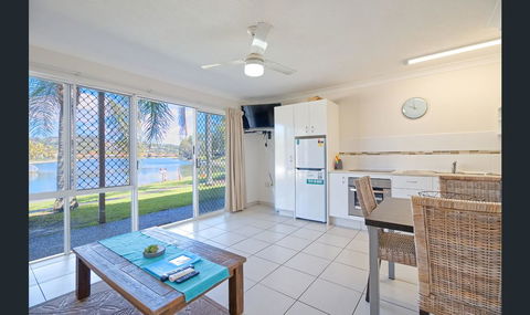 Bay Of Palms - Accommodation Mount Tamborine 4