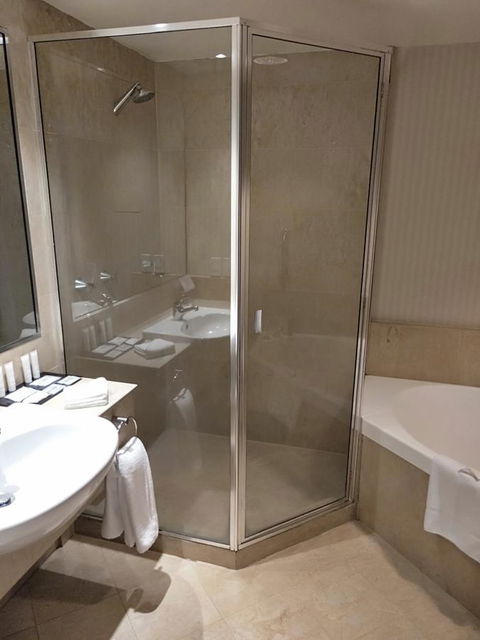 Crowne Plaza Surfers Paradise, An IHG Hotel - Accommodation Mount Tamborine 1