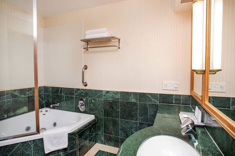 Crowne Plaza Surfers Paradise, An IHG Hotel - Accommodation Mount Tamborine 23