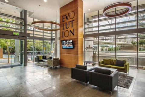 Evolution Apartments - Accommodation Mount Tamborine 1