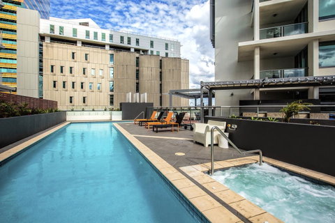 Evolution Apartments - Accommodation Mount Tamborine 3
