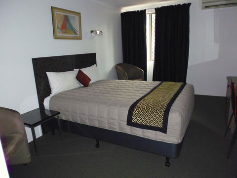 Burke & Wills Motor Inn - Accommodation Mount Tamborine 5