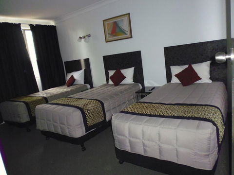 Burke & Wills Motor Inn - Accommodation Mount Tamborine 4