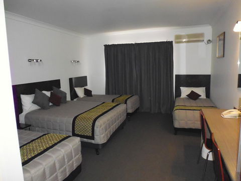 Burke & Wills Motor Inn - Accommodation Mount Tamborine 26