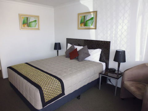Burke & Wills Motor Inn - Accommodation Mount Tamborine 27