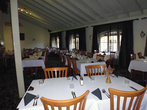 Burke & Wills Motor Inn - Accommodation Mount Tamborine 7