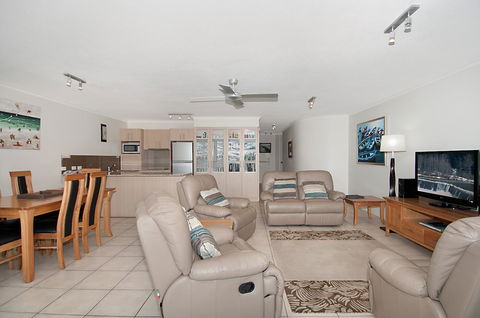 The Norfolks On Moffat Beach - Accommodation Mount Tamborine 28