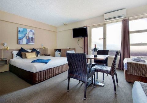 The Metropolitan Spring Hill - Accommodation Mount Tamborine 10