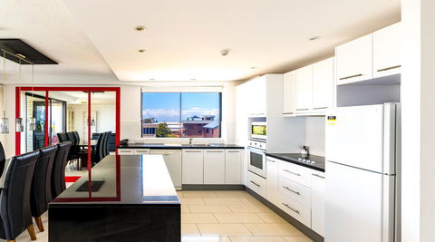 Burgess @ Kings Beach Apartments - Accommodation Mount Tamborine 13