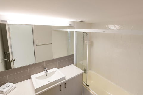 Burgess @ Kings Beach Apartments - Accommodation Mount Tamborine 36