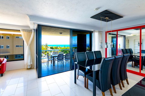 Burgess @ Kings Beach Apartments - Accommodation Mount Tamborine 16