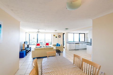 Burgess @ Kings Beach Apartments - Accommodation Mount Tamborine 7