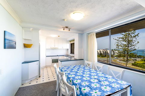 Burgess @ Kings Beach Apartments - Accommodation Mount Tamborine 32