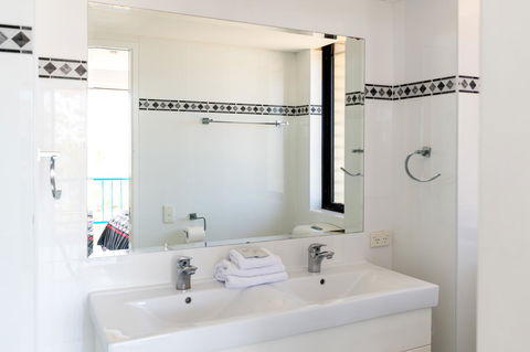 Burgess @ Kings Beach Apartments - Accommodation Mount Tamborine 15