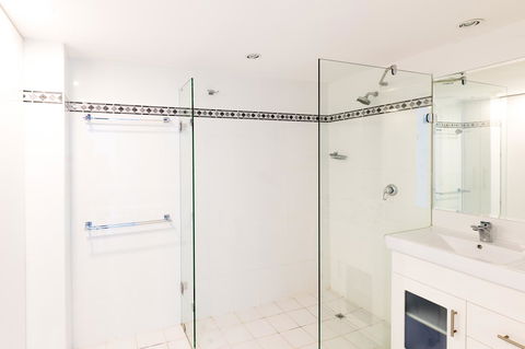 Burgess @ Kings Beach Apartments - Accommodation Mount Tamborine 9