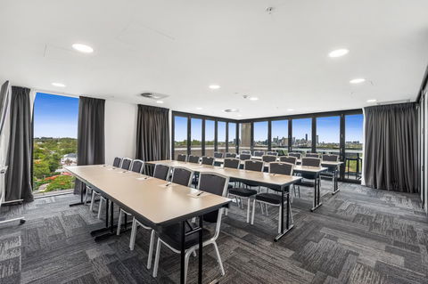 Essence Suites Taringa - Accommodation Mount Tamborine 7