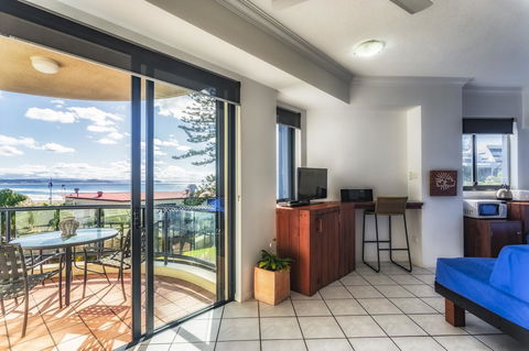 Komune Resort And Beach Club Greenmount Beach - Accommodation Mount Tamborine 13