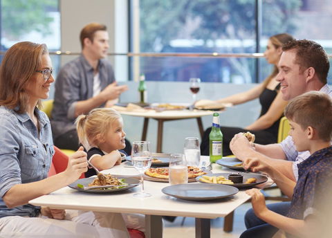 Holiday Inn Express Brisbane Central, An IHG Hotel - Accommodation Mount Tamborine 10