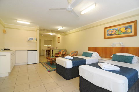 Cairns Queenslander Hotel & Apartments - Accommodation Mount Tamborine 8