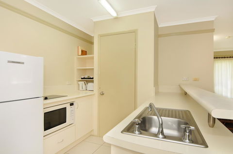 Cairns Queenslander Hotel & Apartments - Accommodation Mount Tamborine 25