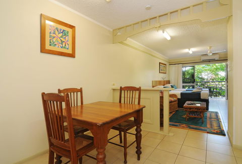 Cairns Queenslander Hotel & Apartments - Accommodation Mount Tamborine 21