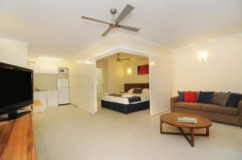 Cairns Queenslander Hotel & Apartments - Accommodation Mount Tamborine 16