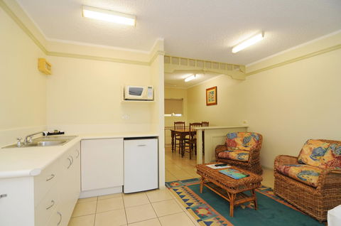 Cairns Queenslander Hotel & Apartments - Accommodation Mount Tamborine 20
