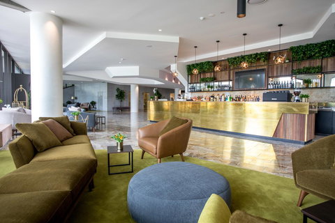 Eatons Hill Hotel - Accommodation Mount Tamborine 7