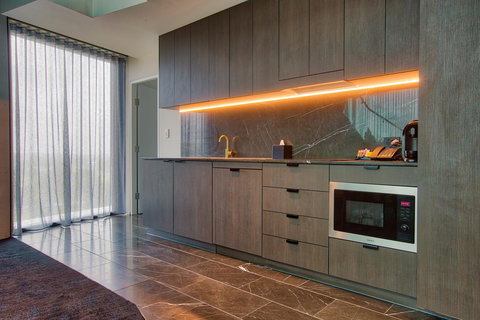 Eatons Hill Hotel - Accommodation Mount Tamborine 16