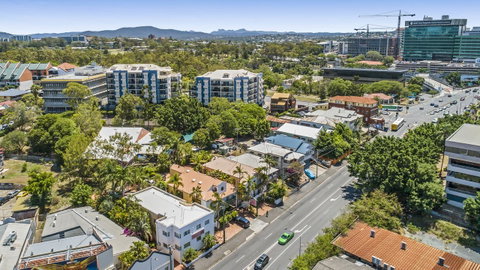 City Palms Brisbane - Accommodation Mount Tamborine 1