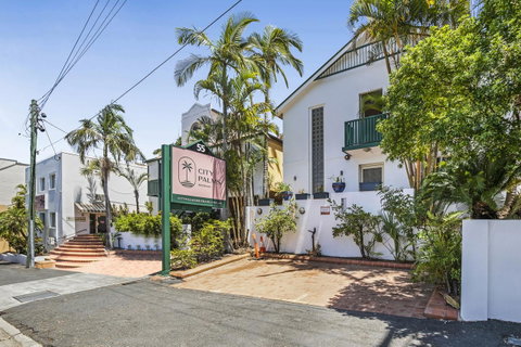City Palms Brisbane - Accommodation Mount Tamborine 0