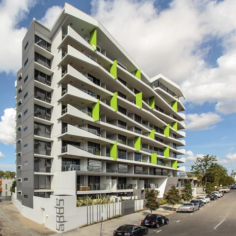 Code Apartments - Accommodation Mount Tamborine 8