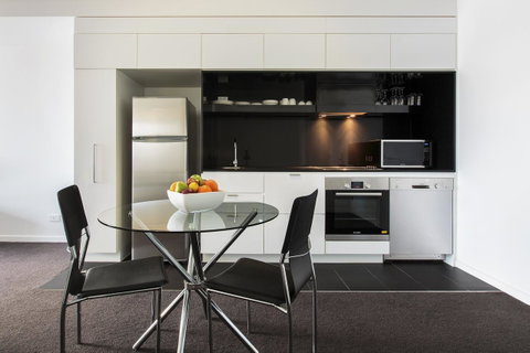 Code Apartments - Accommodation Mount Tamborine 3