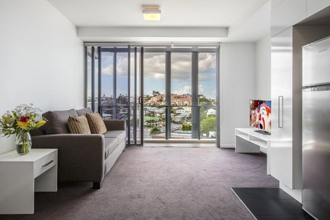 Code Apartments - Accommodation Mount Tamborine 15