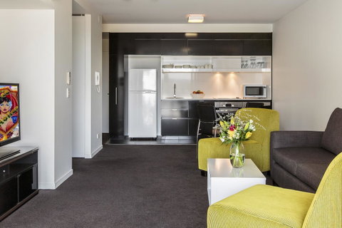 Code Apartments - Accommodation Mount Tamborine 36