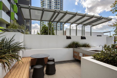 Code Apartments - Accommodation Mount Tamborine 18